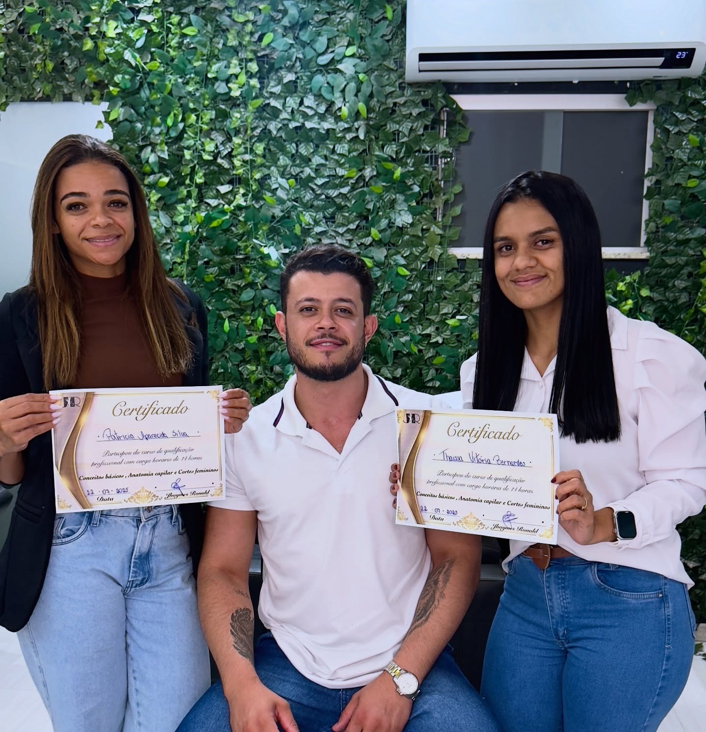 Curso presencial com alunas no JR Espaço da Beleza