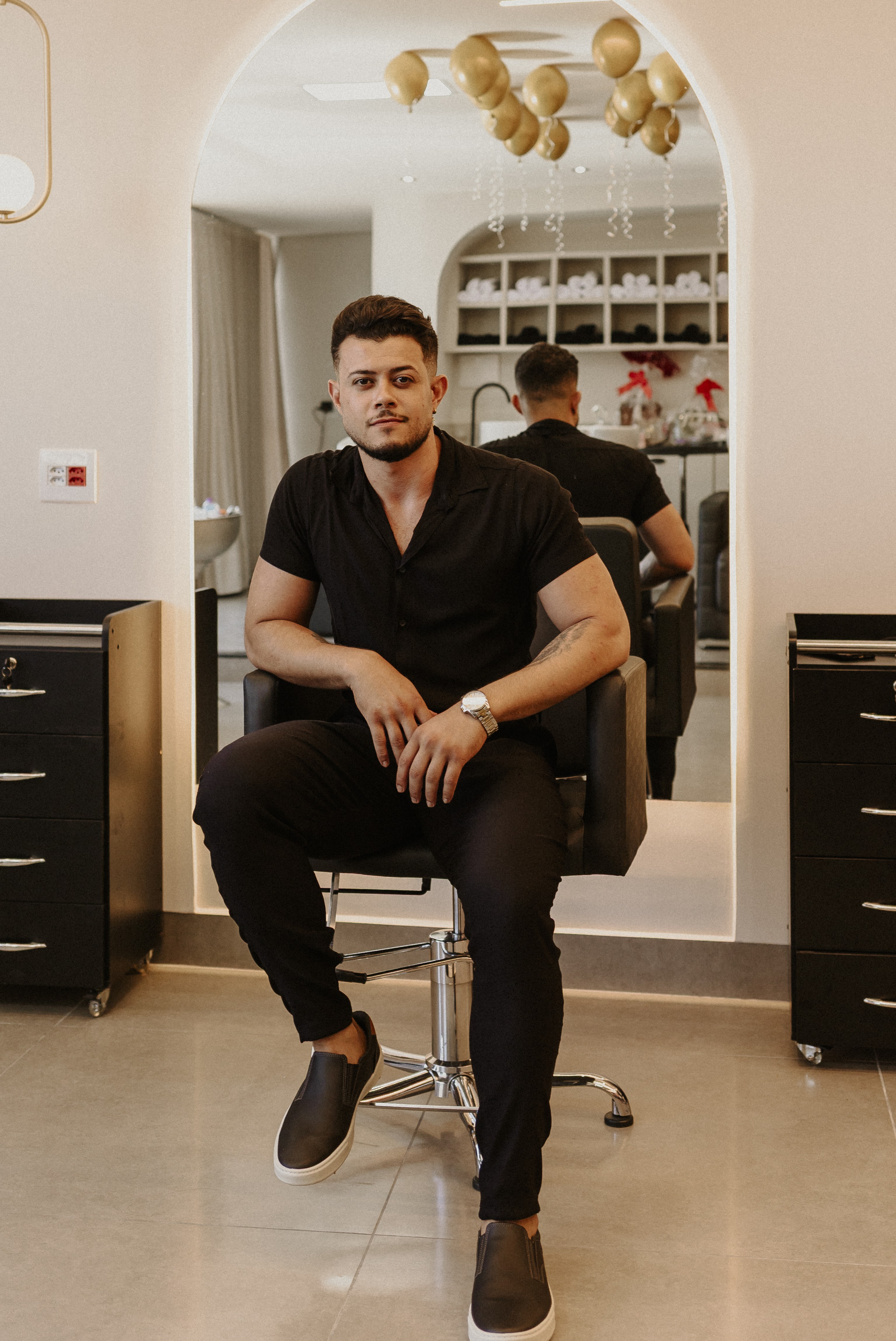 Jhaymes Ronald, profissional do JR Espaço da Beleza